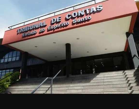 Licitação milionária para compra de uniformes escolares é suspensa.