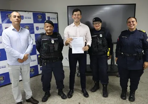 Prefeitura de Colatina recebe doação de armas da Guarda Municipal de Vila Velha.
